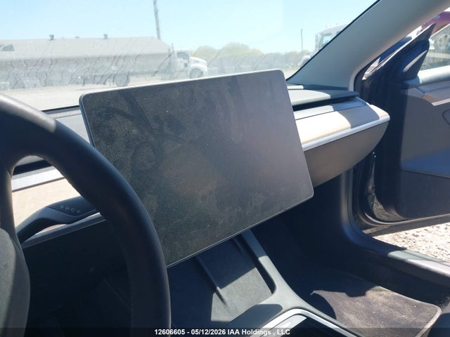 12606605 :رقم المزاد ، 5YJ3E1EA2MF857207 vin ، 2021 Tesla Model 3 مزاد بيع