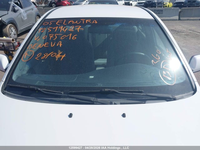 2005 Hyundai Elantra Se მანქანა იყიდება აუქციონზე, vin: KMHDN45D15U075016, აუქციონის ნომერი: 12599427