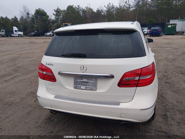 WDDMH4EBXEJ264362 Mercedes-Benz B250