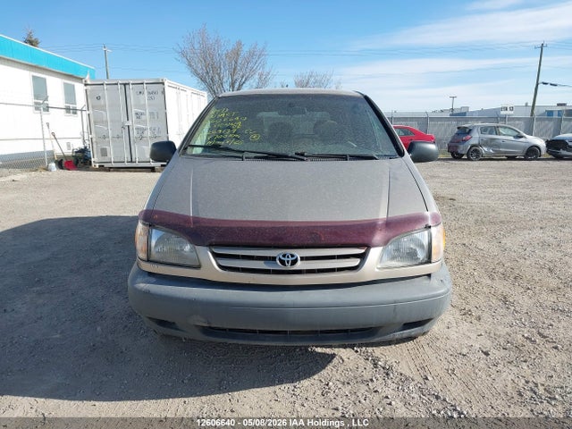 2000 Toyota Sienna Ce მანქანა იყიდება აუქციონზე, vin: 4T3ZF19C3YU269139, აუქციონის ნომერი: 12606640