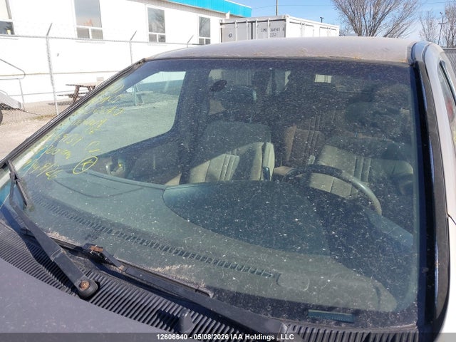 2000 Toyota Sienna Ce მანქანა იყიდება აუქციონზე, vin: 4T3ZF19C3YU269139, აუქციონის ნომერი: 12606640