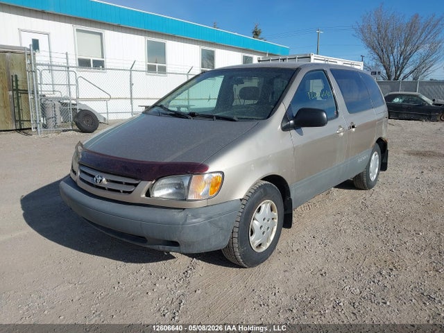 2000 Toyota Sienna Ce მანქანა იყიდება აუქციონზე, vin: 4T3ZF19C3YU269139, აუქციონის ნომერი: 12606640