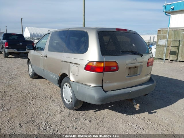 2000 Toyota Sienna Ce მანქანა იყიდება აუქციონზე, vin: 4T3ZF19C3YU269139, აუქციონის ნომერი: 12606640