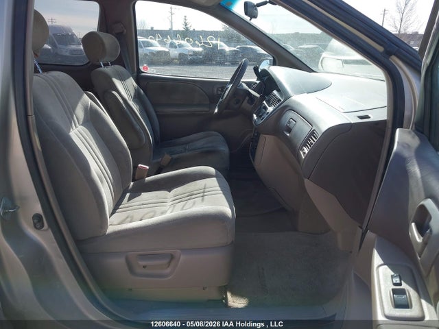 2000 Toyota Sienna Ce მანქანა იყიდება აუქციონზე, vin: 4T3ZF19C3YU269139, აუქციონის ნომერი: 12606640