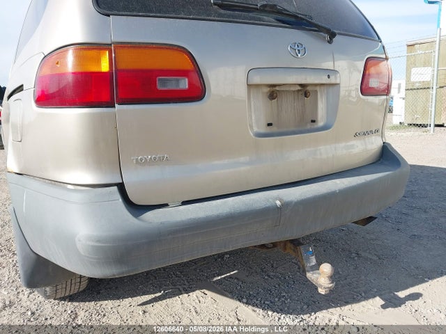 2000 Toyota Sienna Ce მანქანა იყიდება აუქციონზე, vin: 4T3ZF19C3YU269139, აუქციონის ნომერი: 12606640