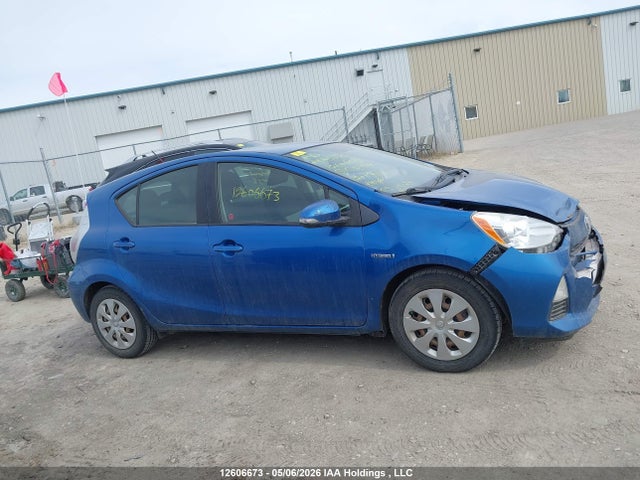 12606673 :رقم المزاد ، JTDKDTB33C1512744 vin ، 2012 Toyota Prius C مزاد بيع
