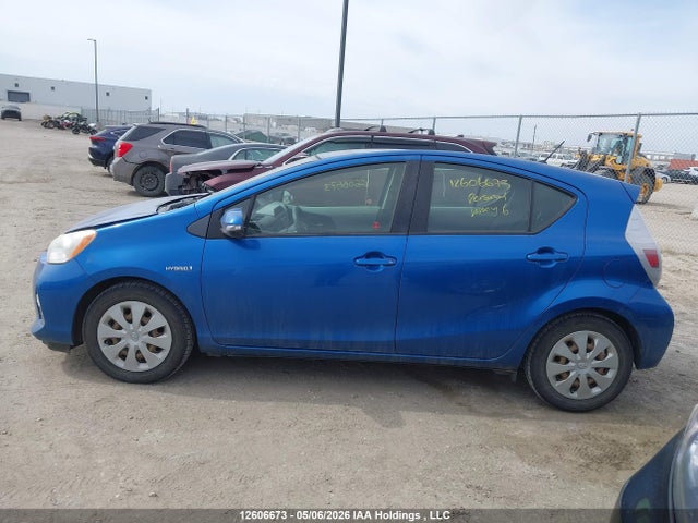 12606673 :رقم المزاد ، JTDKDTB33C1512744 vin ، 2012 Toyota Prius C مزاد بيع
