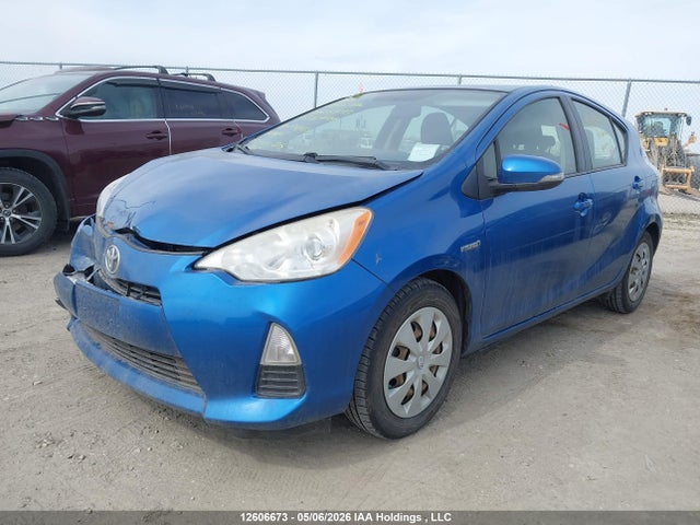 12606673 :رقم المزاد ، JTDKDTB33C1512744 vin ، 2012 Toyota Prius C مزاد بيع