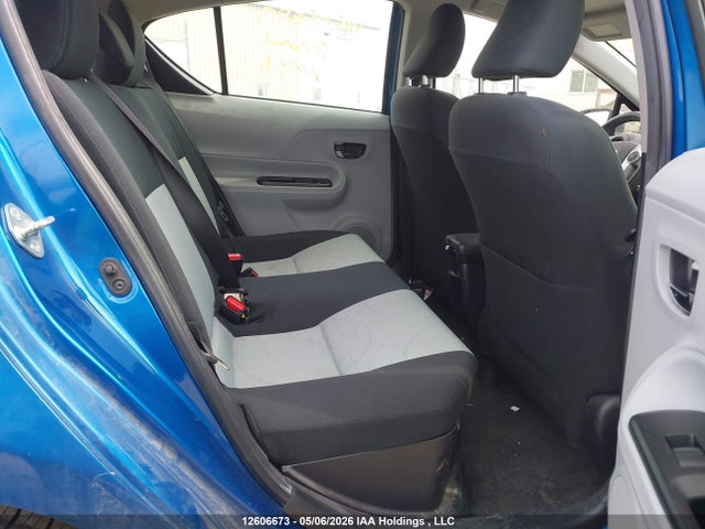 12606673 :رقم المزاد ، JTDKDTB33C1512744 vin ، 2012 Toyota Prius C مزاد بيع