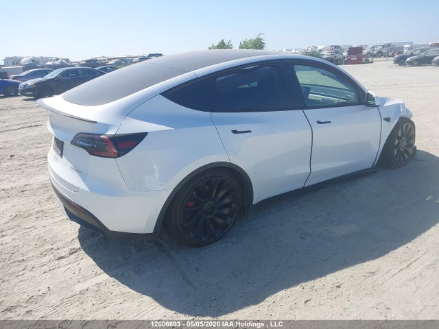 Tesla Model Y 2022 7SAYGDEF7NF464062 Image 4