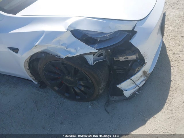 Tesla Model Y 2022 7SAYGDEF7NF464062 Image 6