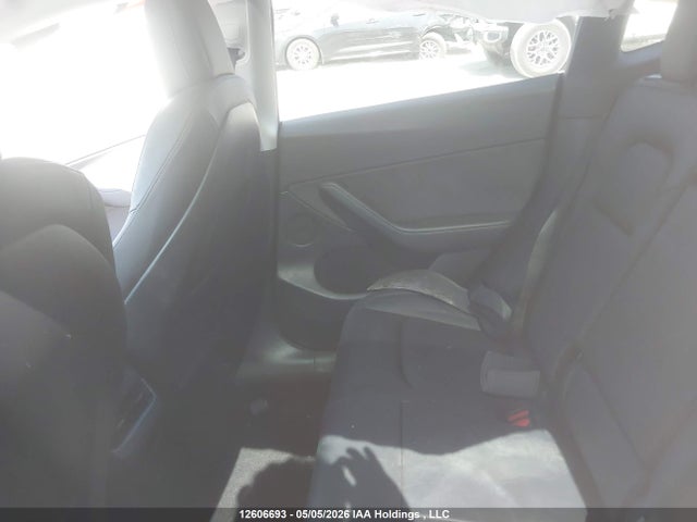 Tesla Model Y 2022 7SAYGDEF7NF464062 Image 8