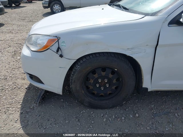Chrysler 200 LX 2014 1C3CCBABXEN229607 Image 6