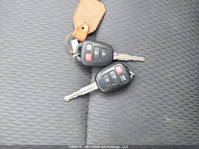 2T1BURHE1JC091787 Toyota COROLLA LE