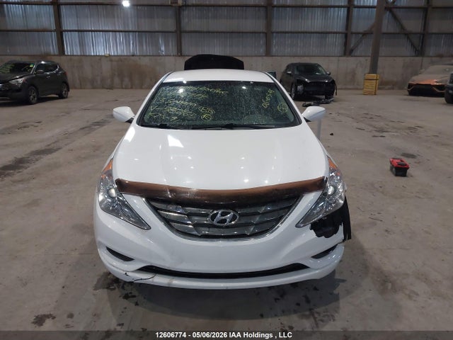 2013 Hyundai Sonata Gl მანქანა იყიდება აუქციონზე, vin: 5NPEB4AC2DH582465, აუქციონის ნომერი: 12606774