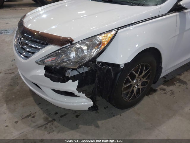 2013 Hyundai Sonata Gl მანქანა იყიდება აუქციონზე, vin: 5NPEB4AC2DH582465, აუქციონის ნომერი: 12606774