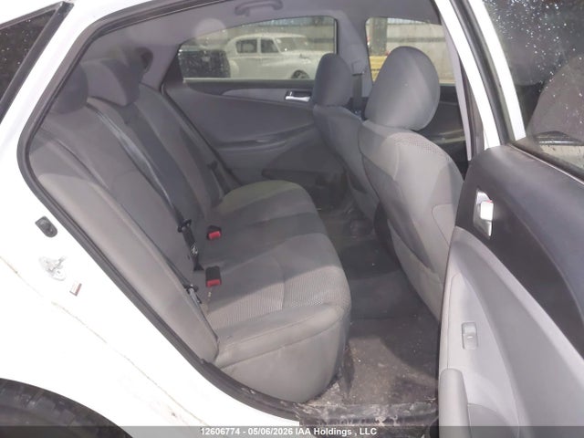 2013 Hyundai Sonata Gl მანქანა იყიდება აუქციონზე, vin: 5NPEB4AC2DH582465, აუქციონის ნომერი: 12606774