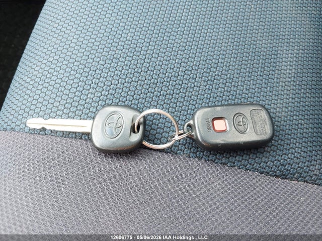 12606775 :رقم المزاد ، 2T1KR32E55C864015 vin ، 2005 Toyota Corolla Matrix Xr مزاد بيع