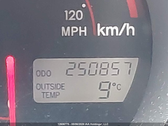 12606775 :رقم المزاد ، 2T1KR32E55C864015 vin ، 2005 Toyota Corolla Matrix Xr مزاد بيع