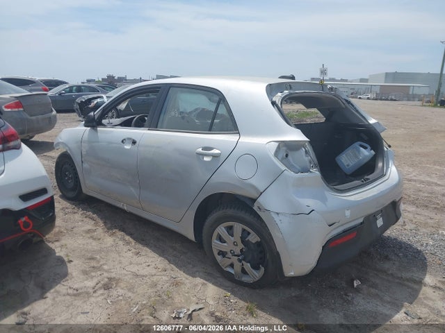 2022 Kia Rio S მანქანა იყიდება აუქციონზე, vin: 3KPA25AD8NE477478, აუქციონის ნომერი: 12606777
