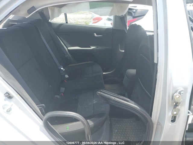 2022 Kia Rio S მანქანა იყიდება აუქციონზე, vin: 3KPA25AD8NE477478, აუქციონის ნომერი: 12606777