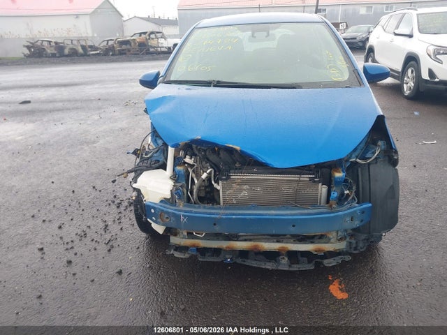 VNKKTUD32HA074724 Toyota YARIS LE