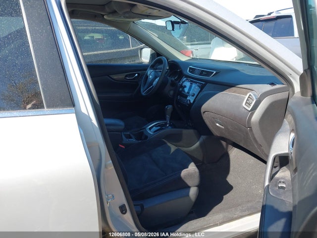 2015 Nissan Rogue S/sl/sv მანქანა იყიდება აუქციონზე, vin: 5N1AT2MV8FC813845, აუქციონის ნომერი: 12606808