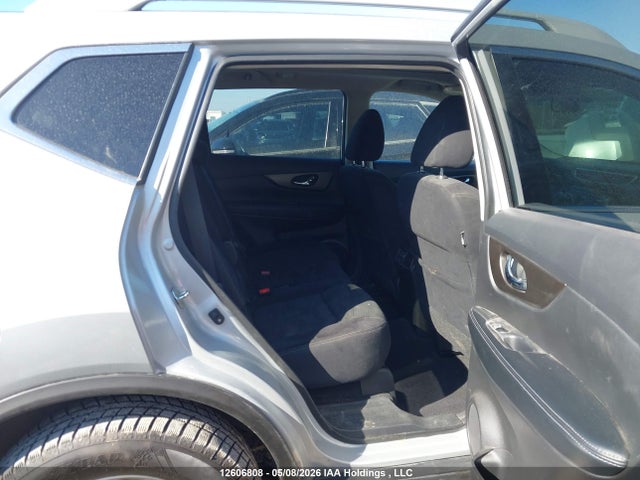 2015 Nissan Rogue S/sl/sv მანქანა იყიდება აუქციონზე, vin: 5N1AT2MV8FC813845, აუქციონის ნომერი: 12606808