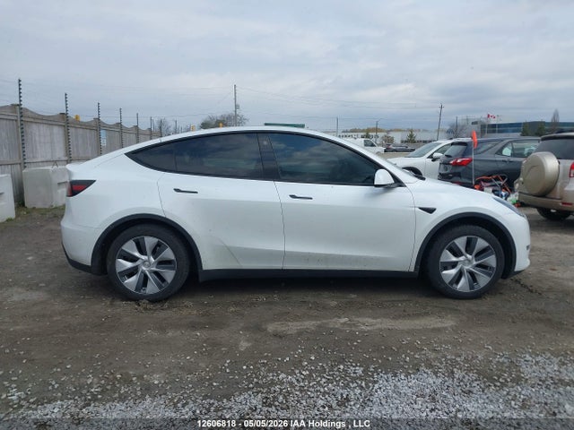 Tesla Model Y 2023 LRWYGDFD7PC967341 Image 10