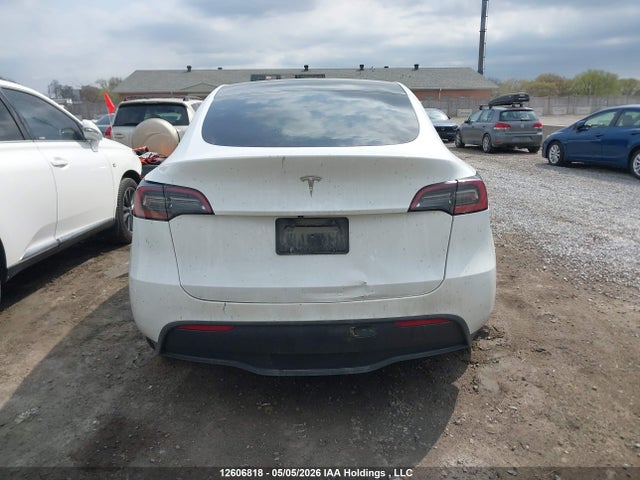 Tesla Model Y 2023 LRWYGDFD7PC967341 Image 13