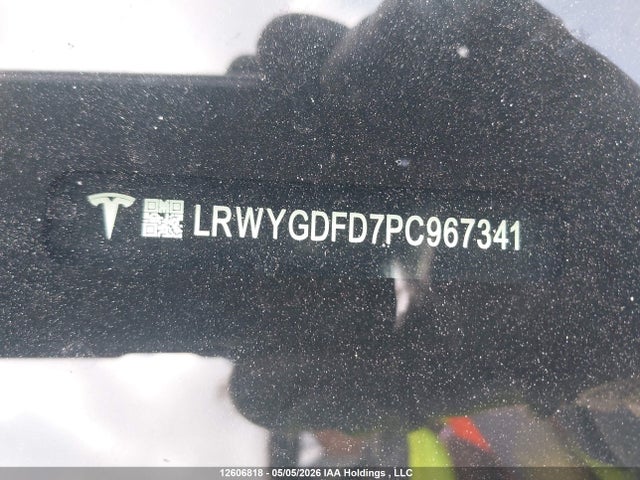 Tesla Model Y 2023 LRWYGDFD7PC967341 Image 16
