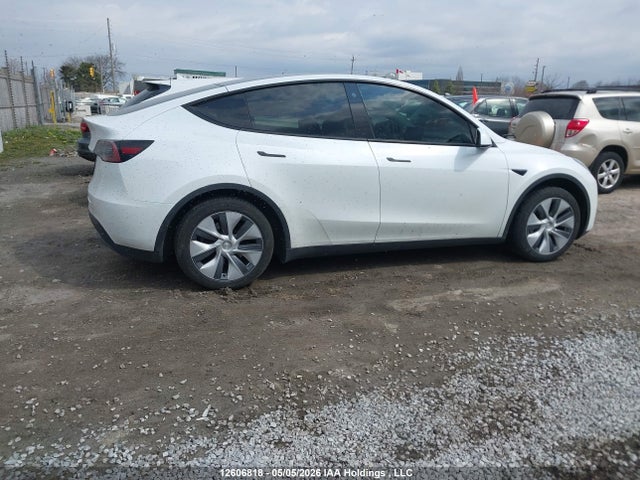 Tesla Model Y 2023 LRWYGDFD7PC967341 Image 4