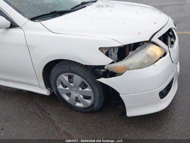 12601017 :رقم المزاد ، 4T1BF3EK0AU575403 vin ، 2010 Toyota Camry Se مزاد بيع