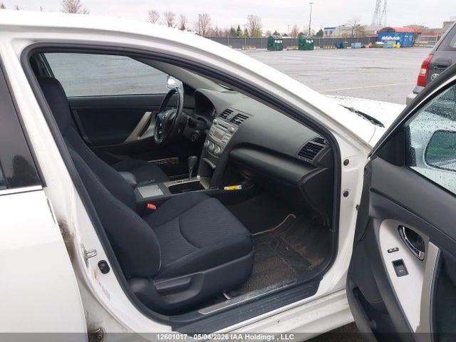 12601017 :رقم المزاد ، 4T1BF3EK0AU575403 vin ، 2010 Toyota Camry Se مزاد بيع
