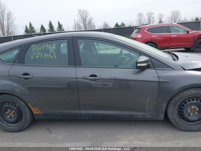 1FADP3K22HL297043 Ford FOCUS SE