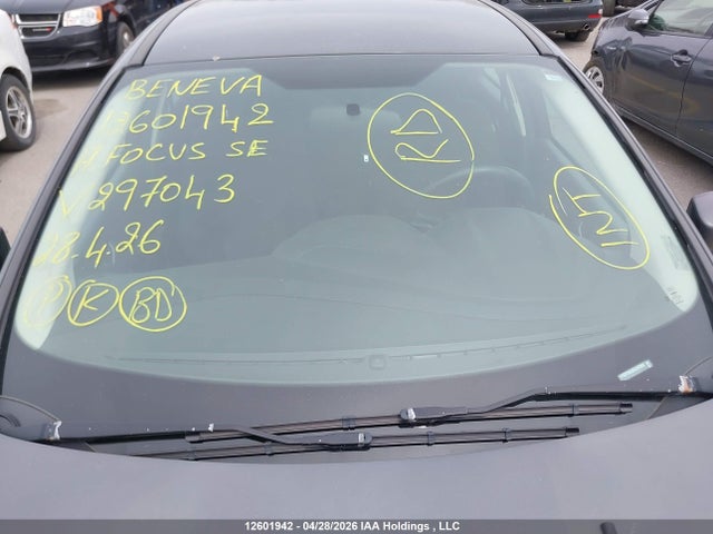 1FADP3K22HL297043 Ford FOCUS SE