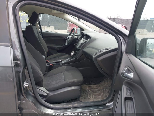 1FADP3K22HL297043 Ford FOCUS SE
