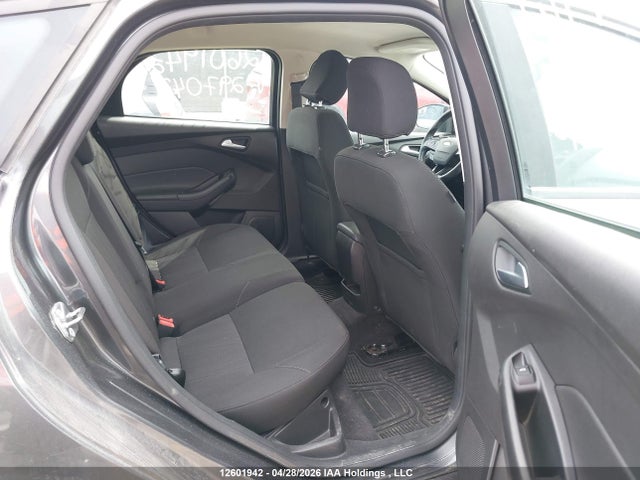 1FADP3K22HL297043 Ford FOCUS SE
