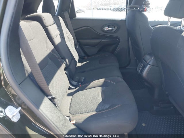 1C4PJMCS5GW290310 Jeep Cherokee Latitude