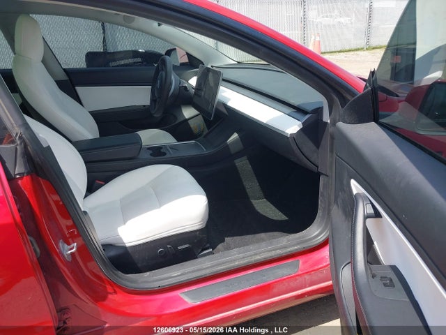 12606923 :رقم المزاد ، 5YJ3E1EA2MF918961 vin ، 2021 Tesla Model 3 مزاد بيع