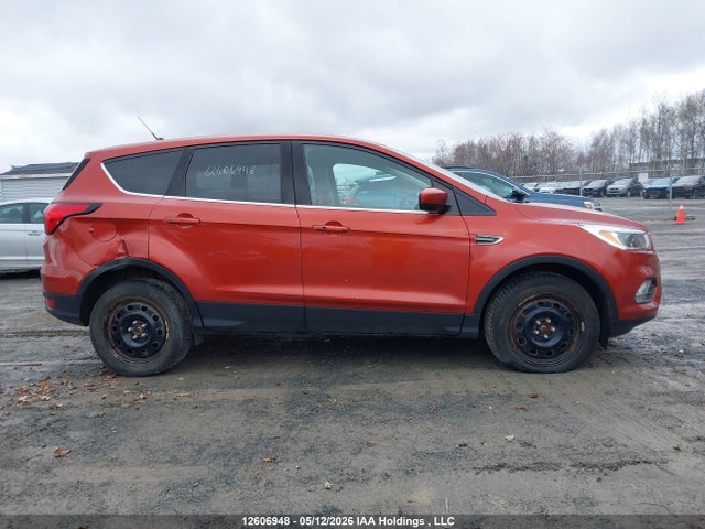 1FMCU9GD6KUA22008 Ford ESCAPE SE