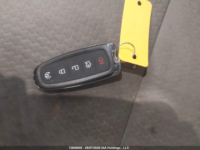 1FMCU9GD6KUA22008 Ford ESCAPE SE