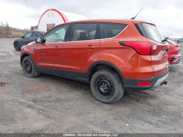 1FMCU9GD6KUA22008 Ford ESCAPE SE