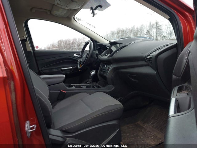 1FMCU9GD6KUA22008 Ford ESCAPE SE
