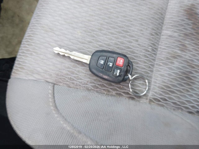 12552019 :رقم المزاد ، 2T1BURHE3FC240515 vin ، 2015 Toyota Corolla Le مزاد بيع