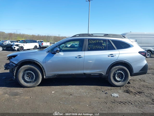 12607041 :رقم المزاد ، 4S4BTHND4M3225547 vin ، 2021 Subaru Outback Limited Xt مزاد بيع