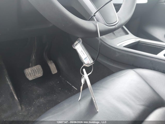 2022 Tesla Model Y მანქანა იყიდება აუქციონზე, vin: 7SAYGDEE2NF464994, აუქციონის ნომერი: 12607147