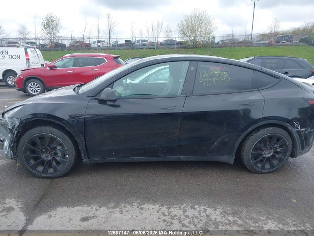 2022 Tesla Model Y მანქანა იყიდება აუქციონზე, vin: 7SAYGDEE2NF464994, აუქციონის ნომერი: 12607147