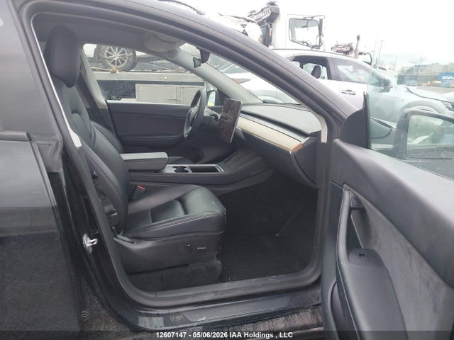 2022 Tesla Model Y მანქანა იყიდება აუქციონზე, vin: 7SAYGDEE2NF464994, აუქციონის ნომერი: 12607147