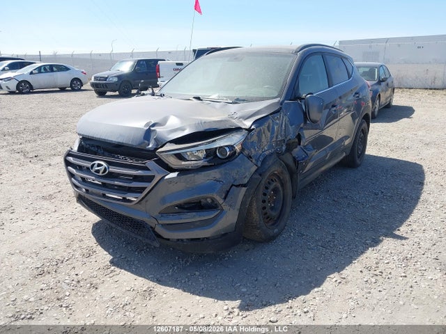 2016 Hyundai Tucson მანქანა იყიდება აუქციონზე, vin: KM8J3CA45GU165927, აუქციონის ნომერი: 12607187